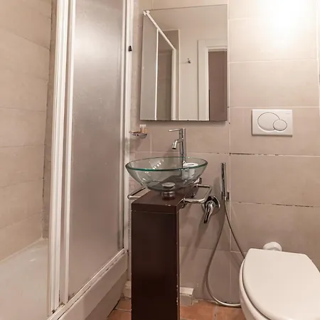 Cristel Cozy - Termini Train Station Guest house *