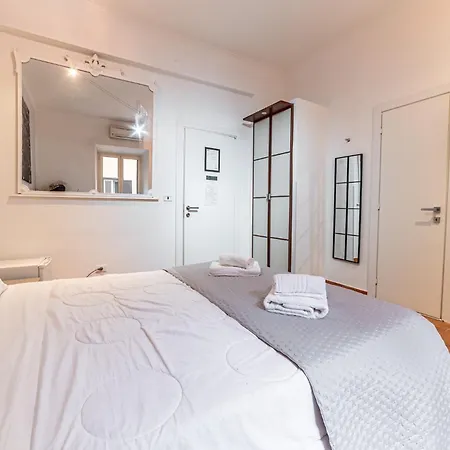 ゲストハウス Cristel Cozy - Termini Train Station 2*