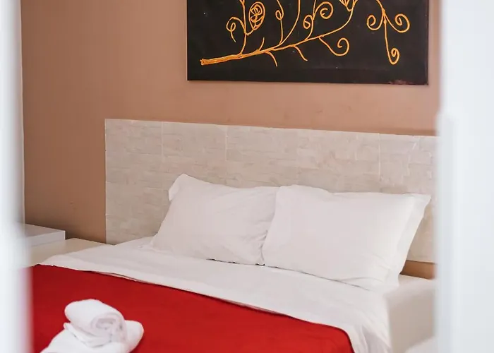 Cristel Cozy - Termini Train Station 2*