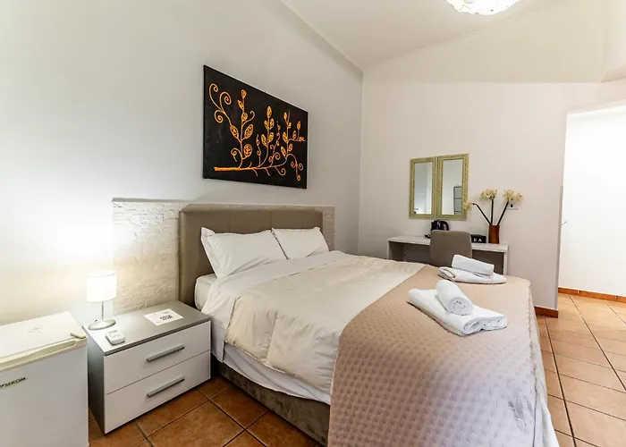 Cristel Cozy - Termini Train Station Affittacamere 2*